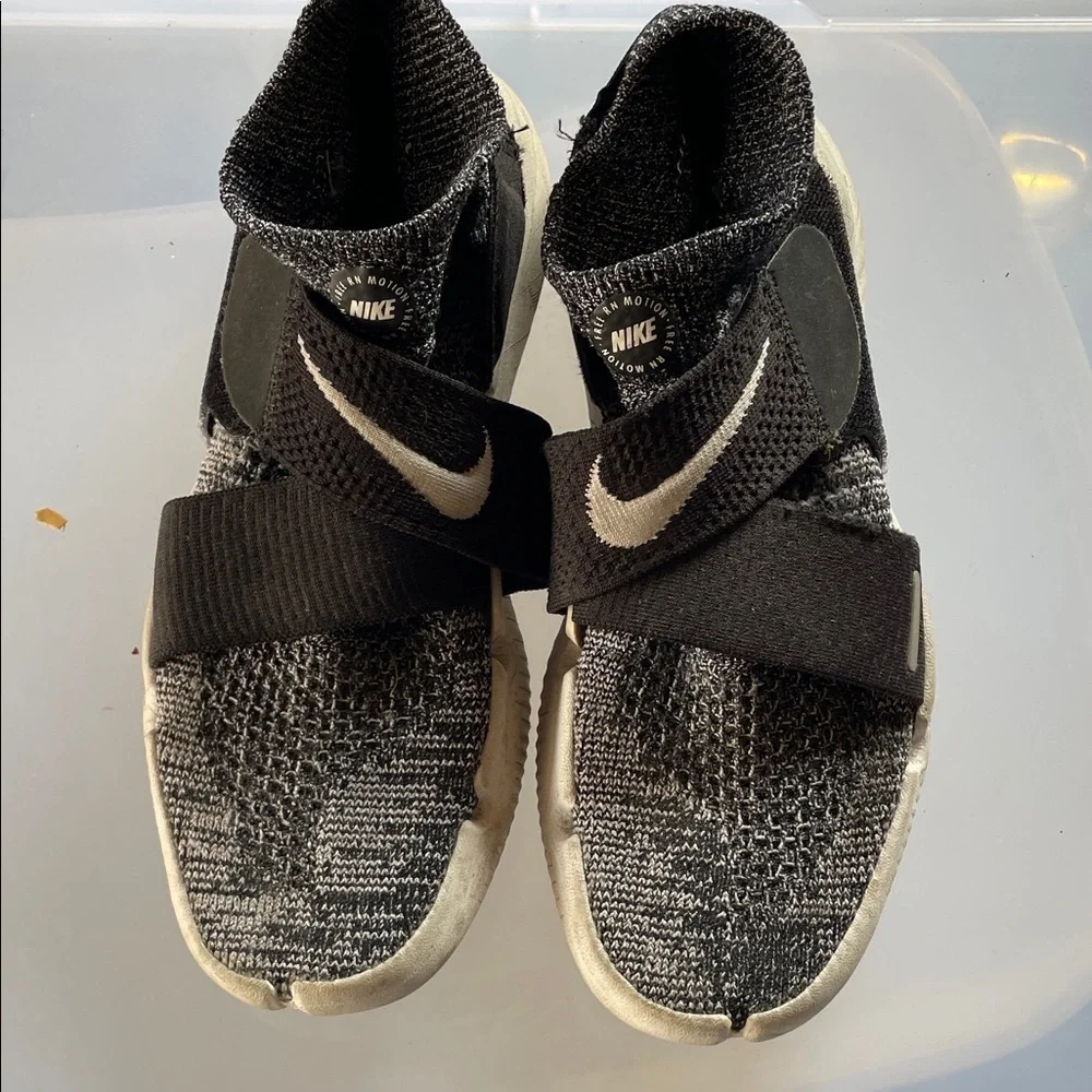 Nike Kids Black and Gray Sneakers